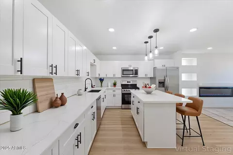 Kitchen - 8801 N 34th Ave, Phoenix, AZ 85051 photo 4 of 5