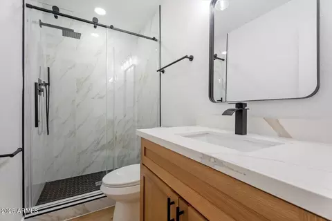 Bath - 8801 N 34th Ave, Phoenix, AZ 85051 photo 1 of 2
