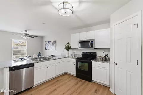 Kitchen - 152 E Dewey Ave, Coolidge, AZ 85128 photo 4 of 6