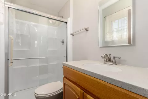 Bath - 401 W Vineyard Rd, Phoenix, AZ 85041 photo 1 of 3