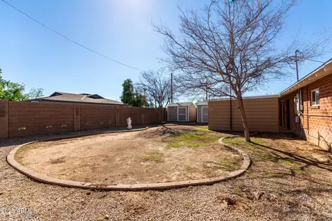 Exterior - 401 W Vineyard Rd, Phoenix, AZ 85041 photo 8 of 8