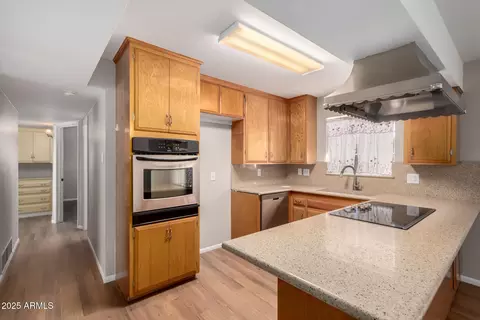 Kitchen - 401 W Vineyard Rd, Phoenix, AZ 85041 photo 1 of 3