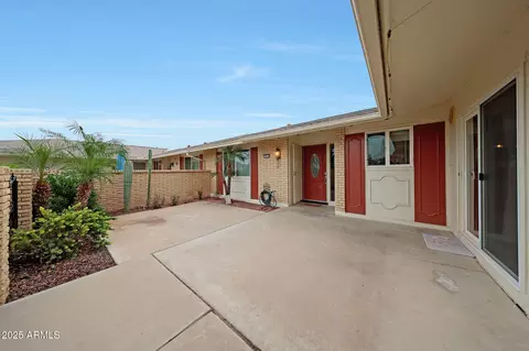10617 W El Capitan Cir, Sun City, AZ 85351