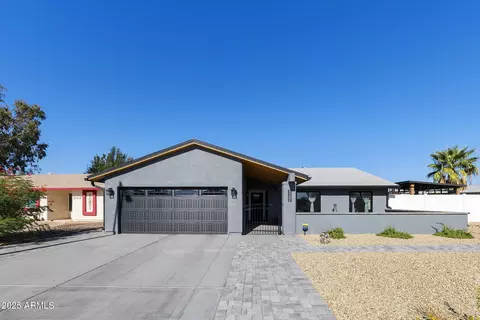 1102 S Park View Cir, Mesa, AZ 85208