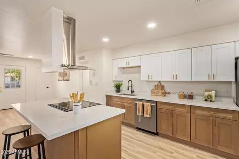 Kitchen - 433 N 111th Pl, Mesa, AZ 85207 photo 3 of 3