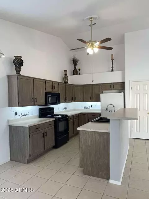 3610 W Menadota Dr, Glendale, AZ 85308