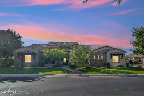 5900 S Gemstone Dr, Chandler, AZ 85249