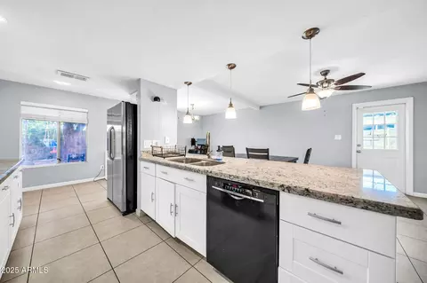 Kitchen - 3743 W Sahuaro Dr, Phoenix, AZ 85029 photo 4 of 6