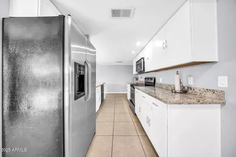 Kitchen - 3743 W Sahuaro Dr, Phoenix, AZ 85029 photo 3 of 6