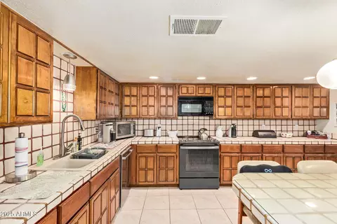 Kitchen - 1202 E Northshore Dr, Tempe, AZ 85283 photo 1 of 3