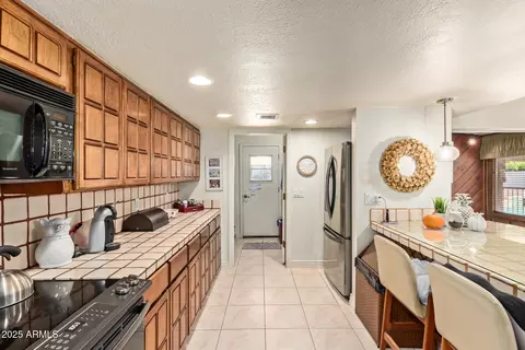 Kitchen - 1202 E Northshore Dr, Tempe, AZ 85283 photo 2 of 3