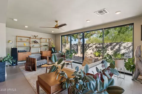 Living - 10001 N 33rd Pl, Phoenix, AZ 85028 photo 4 of 7