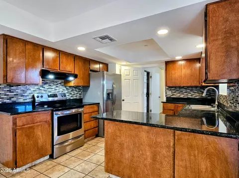 Kitchen - 5534 E Madalein Dr, Hereford, AZ 85615 photo 3 of 5