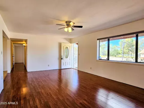 Living - 5534 E Madalein Dr, Hereford, AZ 85615 photo 1 of 2