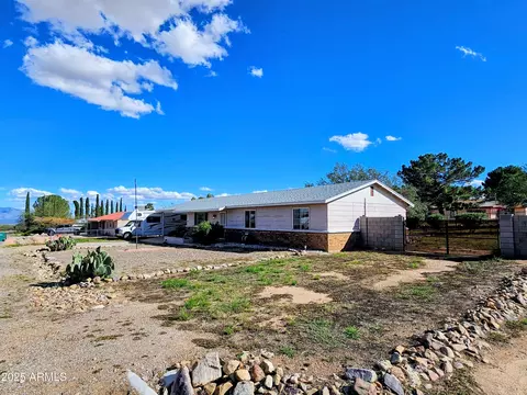 Exterior - 5534 E Madalein Dr, Hereford, AZ 85615 photo 4 of 5