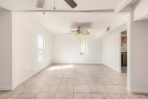 Living - 1010 E Chipman Rd, Phoenix, AZ 85040 photo 4 of 5