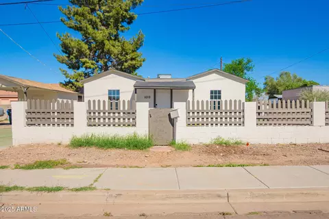1010 E Chipman Rd, Phoenix, AZ 85040