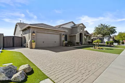 Exterior - 3683 E Cassia Ln, Gilbert, AZ 85298 photo 3 of 9