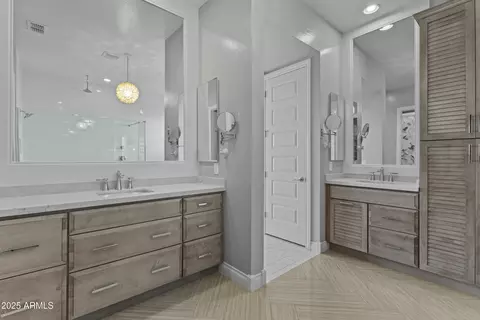 Bath - 3683 E Cassia Ln, Gilbert, AZ 85298 photo 3 of 6