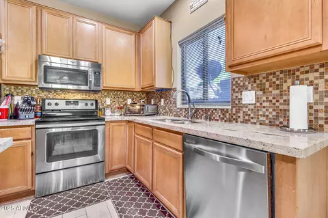 Kitchen - 8440 Edgewood Ave, Mesa, AZ 85208 photo 3 of 4
