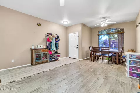 Entry Way - 8440 Edgewood Ave, Mesa, AZ 85208 photo 3 of 4