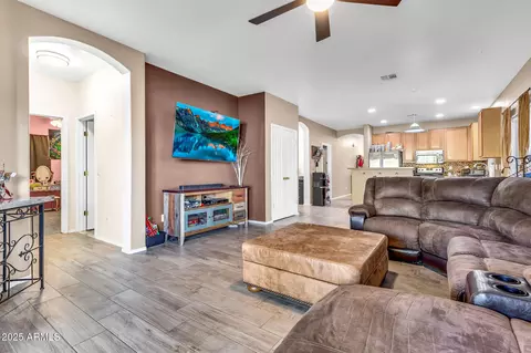 Entry Way - 8440 Edgewood Ave, Mesa, AZ 85208 photo 1 of 4