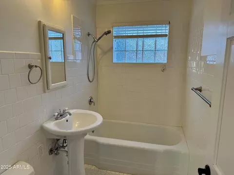 Bath - 2834 E Avalon Dr, Phoenix, AZ 85016 photo 2 of 2