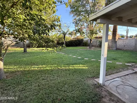 Exterior - 2834 E Avalon Dr, Phoenix, AZ 85016 photo 2 of 2