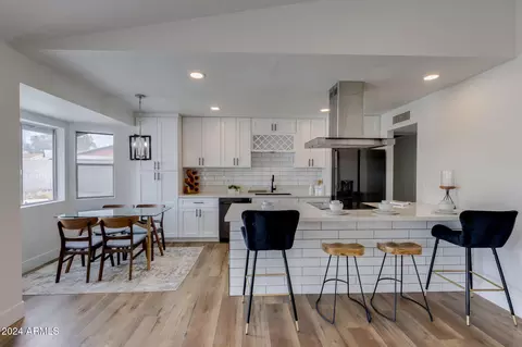 544 E Morrow Dr, Phoenix, AZ 85024