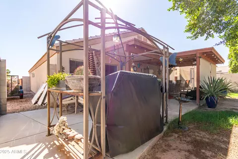 Exterior - 1942 S Thunderbird Dr, Apache Junction, AZ 85120 photo 3 of 10