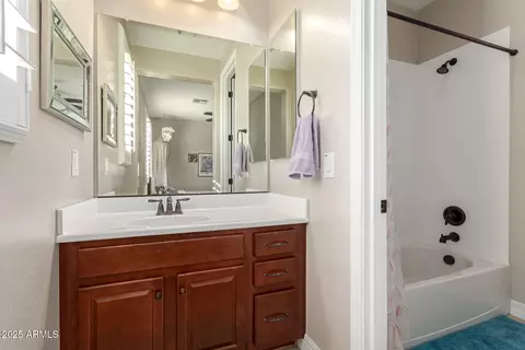 Bath - 4278 E Mesquite St, Gilbert, AZ 85296 photo 5 of 6