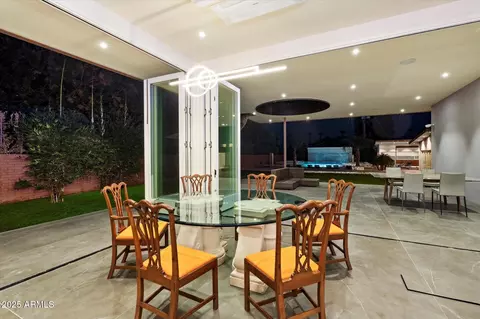 Dining - 341 E Monte Vista Rd, Phoenix, AZ 85004 photo 4 of 4