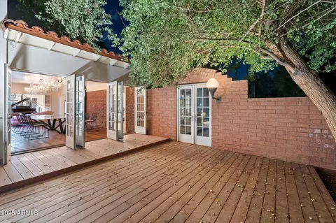 Exterior - 341 E Monte Vista Rd, Phoenix, AZ 85004 photo 2 of 9