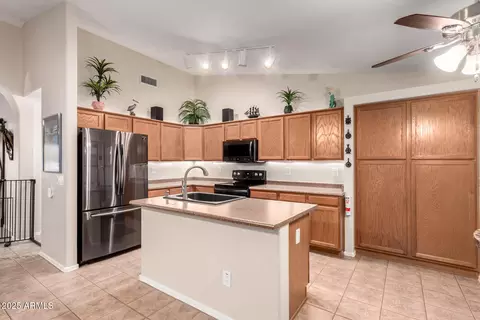 225 E Sheffield Ct, Gilbert, AZ 85296 photo 9