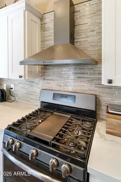 Kitchen - 4727 E Azalea Dr, Gilbert, AZ 85298 photo 4 of 5