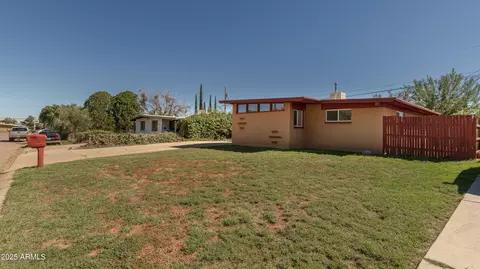 132 W Berridge Dr, Sierra Vista, AZ 85635