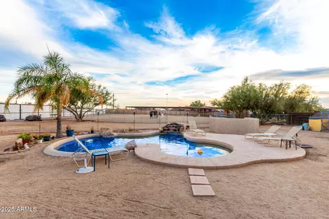 Exterior - 1939 E Primrose Path, Phoenix, AZ 85086 photo 12 of 14