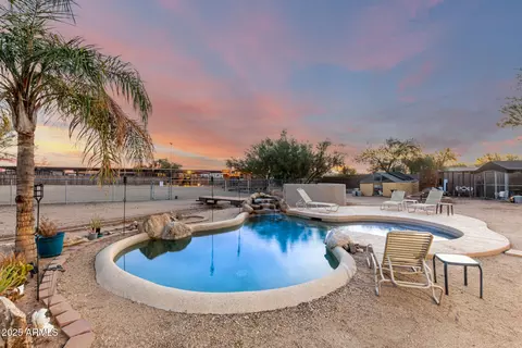 Exterior - 1939 E Primrose Path, Phoenix, AZ 85086 photo 10 of 14