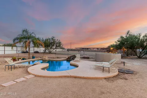Exterior - 1939 E Primrose Path, Phoenix, AZ 85086 photo 11 of 14