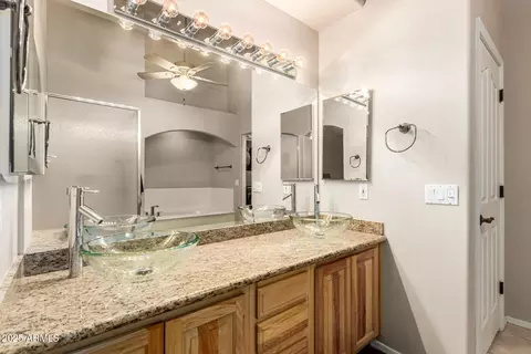 Bath - 1939 E Primrose Path, Phoenix, AZ 85086 photo 1 of 2