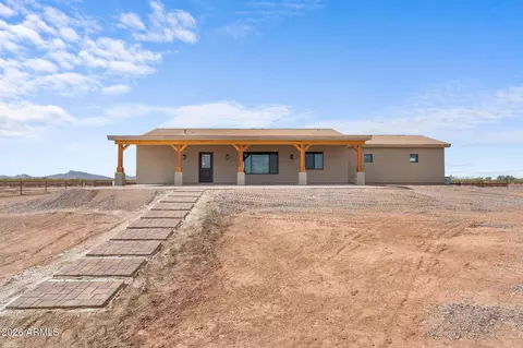 47530 W Ray St, Aguila, AZ 85320
