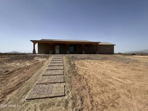47530 W Ray St, Aguila, AZ 85320