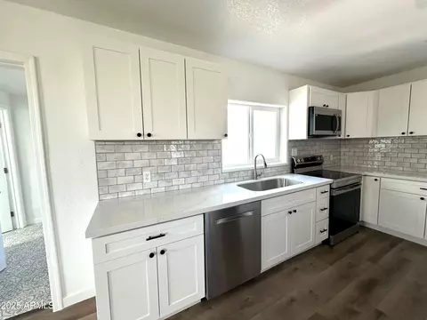 Kitchen - 202 E Mesa St, Globe, AZ 85501 photo 1 of 4