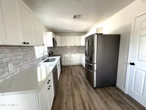 Kitchen - 202 E Mesa St, Globe, AZ 85501 photo 2 of 4
