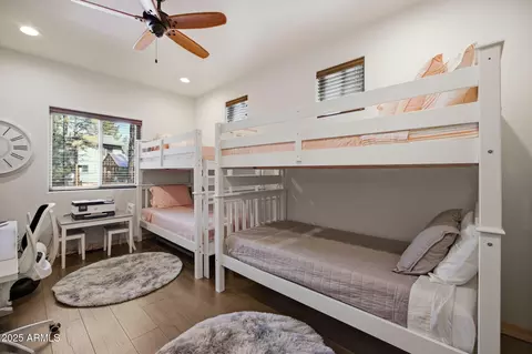 Bedroom - 2234 Fairway Dr, Overgaard, AZ 85933 photo 3 of 5