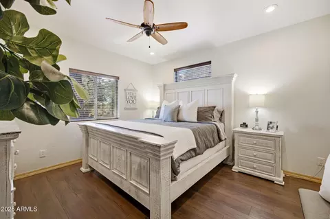 Bedroom - 2234 Fairway Dr, Overgaard, AZ 85933 photo 1 of 5