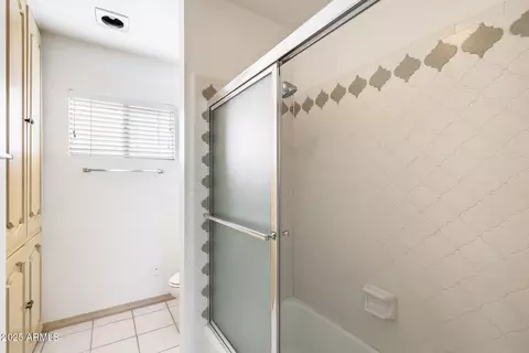 Bath - 6142 N 13th St, Phoenix, AZ 85014 photo 4 of 4