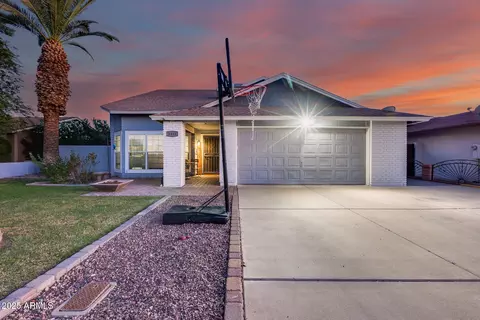 5315 W Shaw Butte Dr, Glendale, AZ 85304