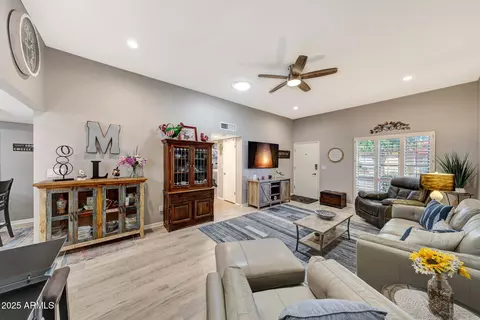 13067 N 100th Dr, Sun City, AZ 85351