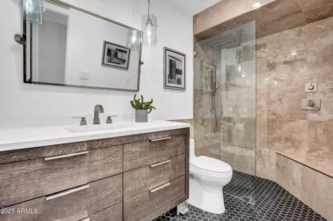 Bath - 629 E Myrtle Ave, Phoenix, AZ 85020 photo 2 of 2